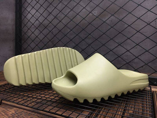 YEZZY SLIDE