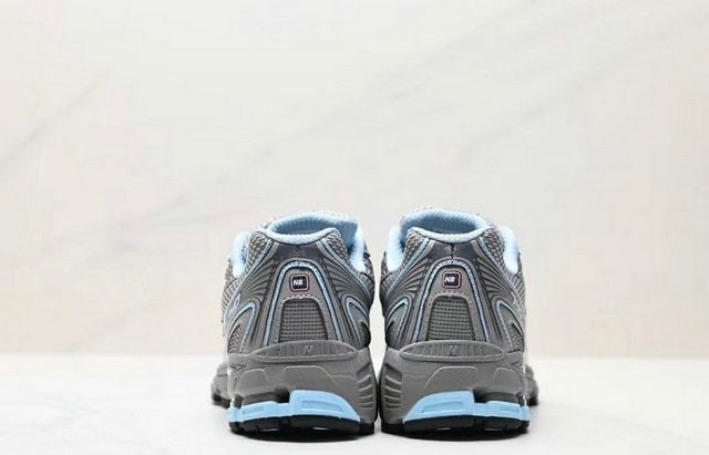 NEW BALANCE 740