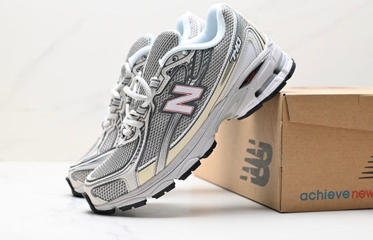 NEW BALANCE 740