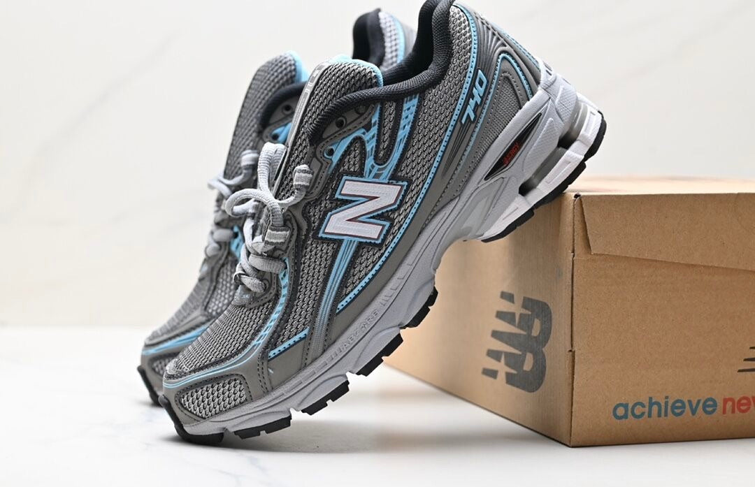 NEW BALANCE 740