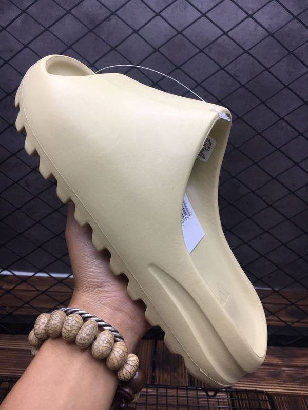 YEZZY SLIDE Bone
