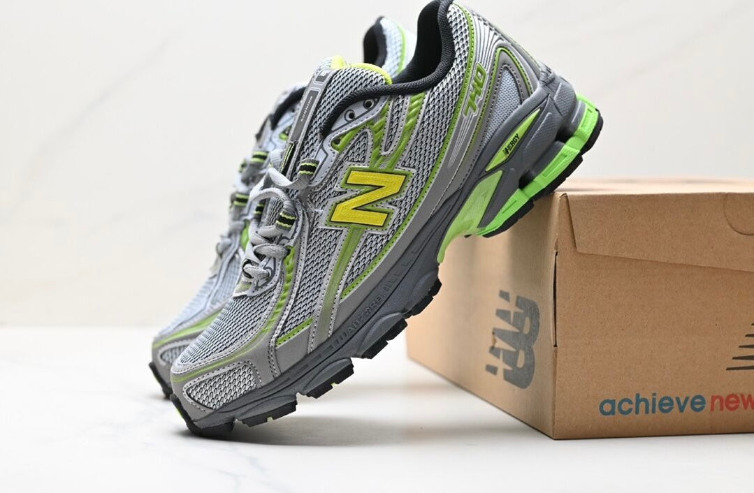 NEW BALANCE 740