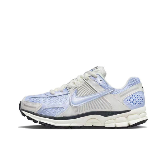 NIKE Zoom Vomero 5