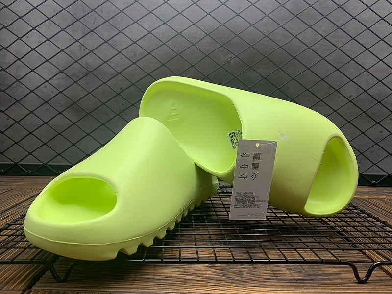 YEZZY SLIDE Glow Green