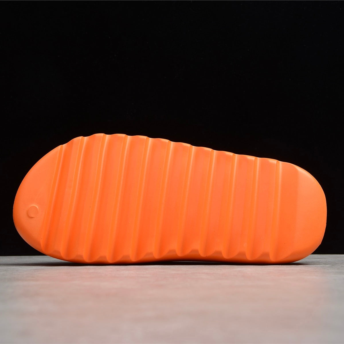 YEZZY SLIDE Enflame Orange
