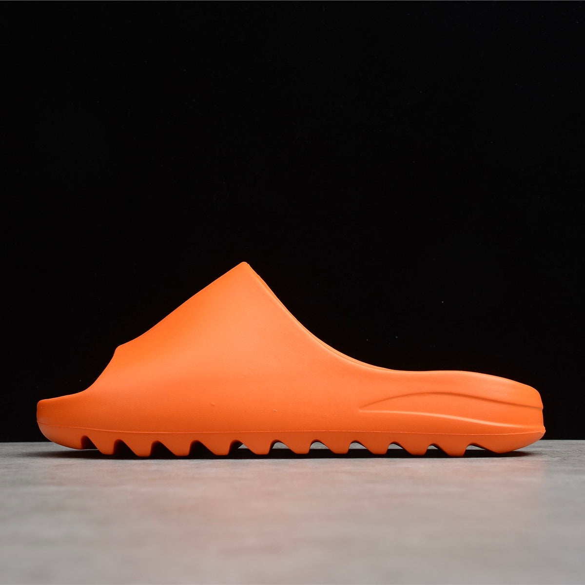 YEZZY SLIDE Enflame Orange