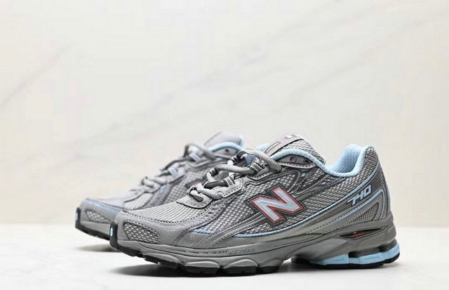 NEW BALANCE 740