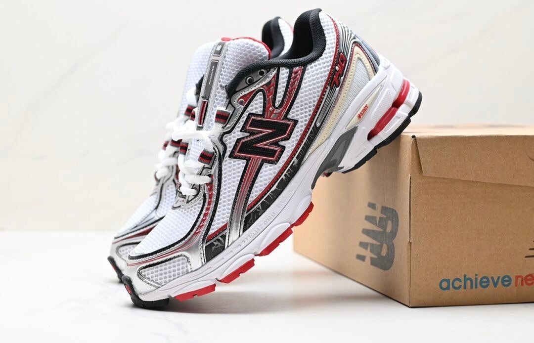 NEW BALANCE 740